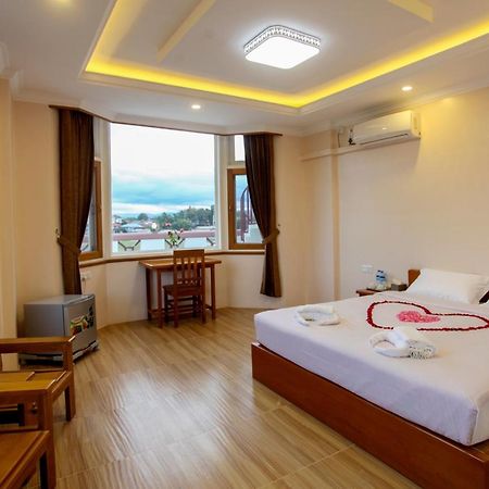 Five One Star Hotel Nyaung Shwe Exterior foto