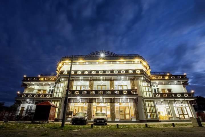 Five One Star Hotel Nyaung Shwe Exterior foto