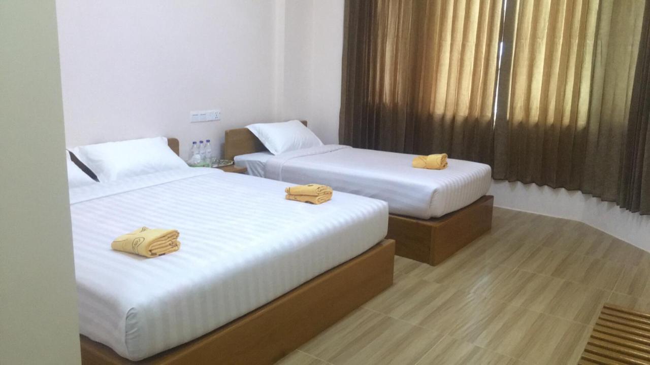 Five One Star Hotel Nyaung Shwe Exterior foto